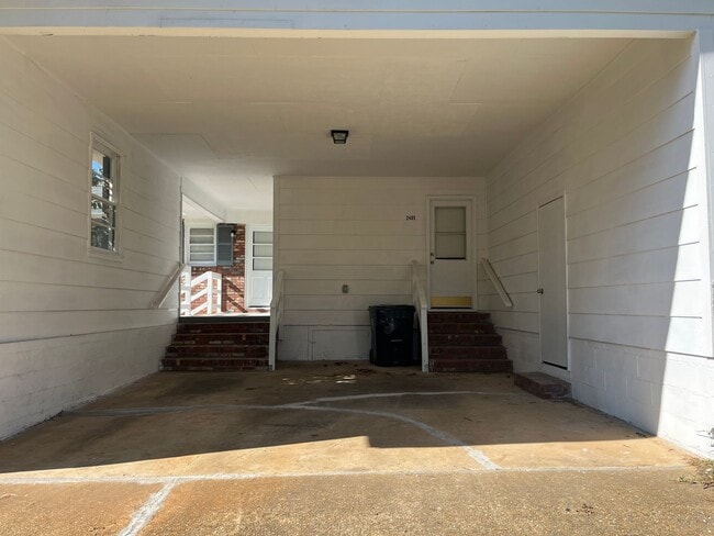 Building Photo - Comfort & Convenience in Northport – 4BR H...