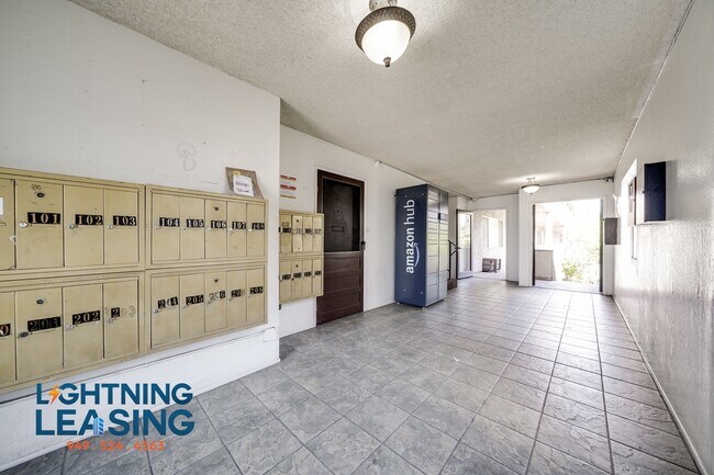 Building Photo - 6736 Independence Ave