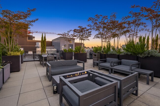 Building Photo - 1408 12th Ave