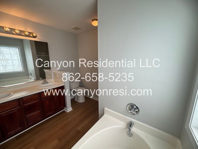 Building Photo - Charming 3-Bedroom Home in Raeford, NC