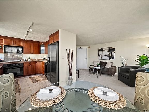 Building Photo - 343 Hobron Ln