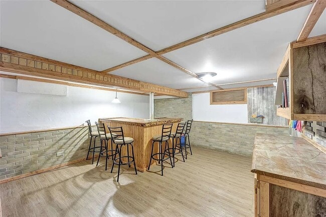 Building Photo - 524 La Plant St