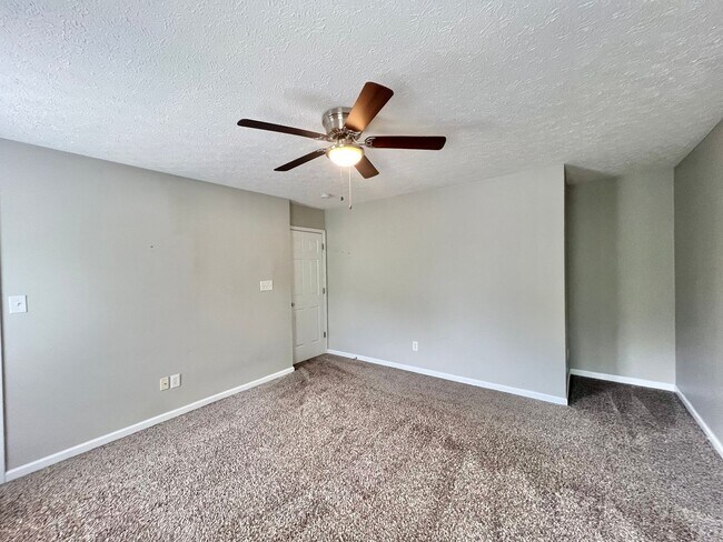 Building Photo - 2019 Spring Creek Dr