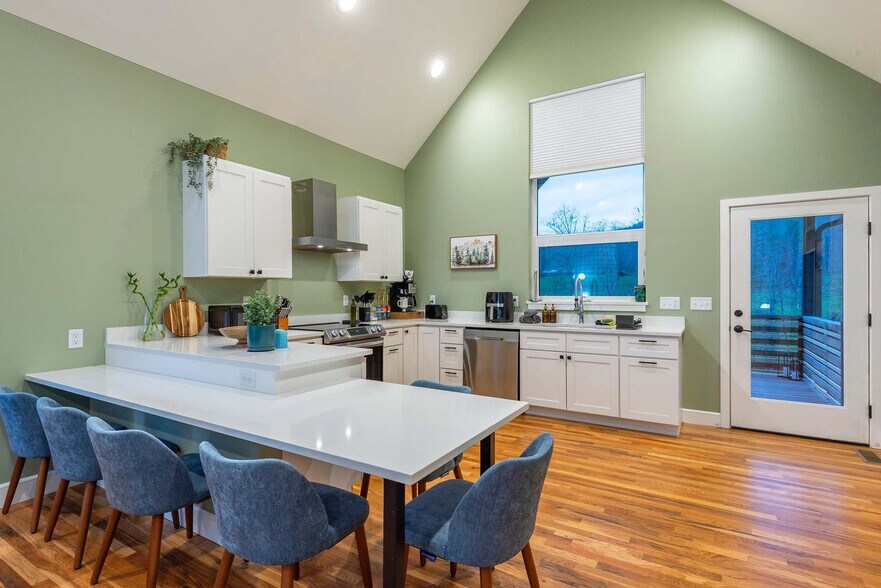 Building Photo - 962 Riceville Rd