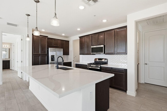 Building Photo - 5100 E Rancho Paloma Dr