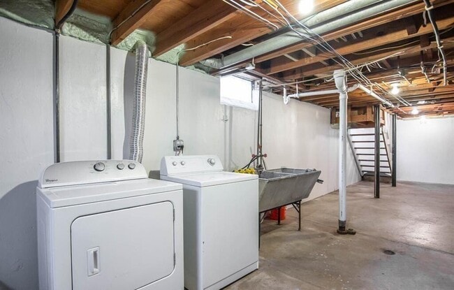 Building Photo - 14030 Elgin St