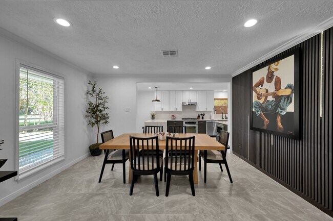 Building Photo - 28926 Twisted Oak Dr
