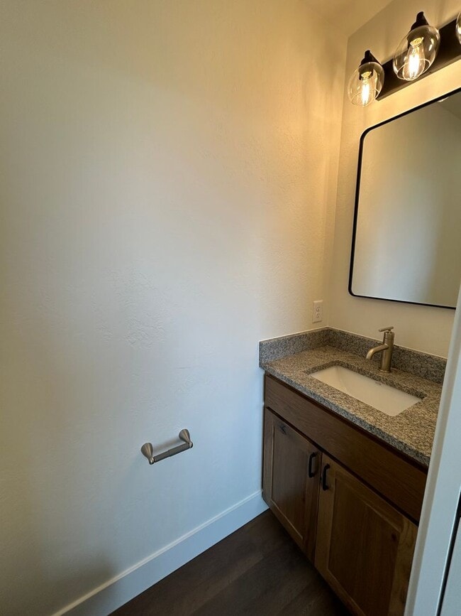 Building Photo - New Townhome