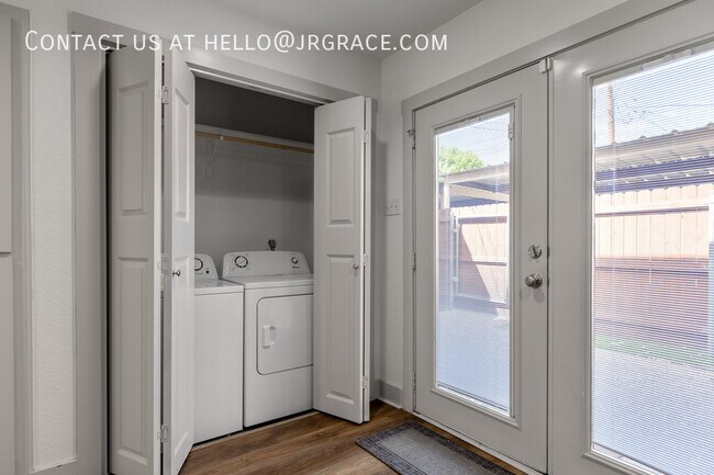 Building Photo - 3336 Chimney Pl Dr