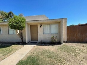 Building Photo - 944 S Valencia
