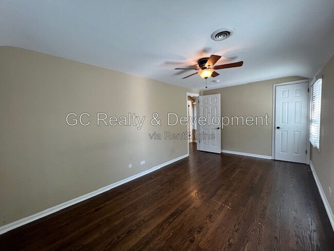 Building Photo - 2 Hiawatha Dr