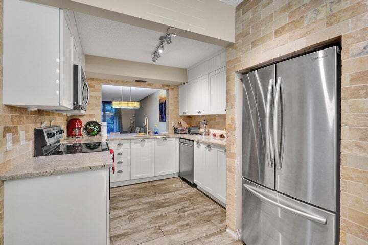 Building Photo - 2070 Homewood Blvd