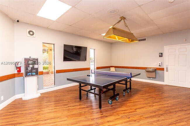 Building Photo - 505 Briarwood Cir
