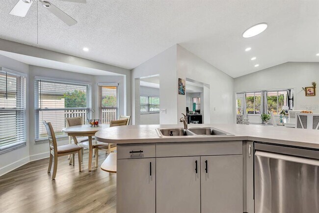 Building Photo - 5304 72nd St E