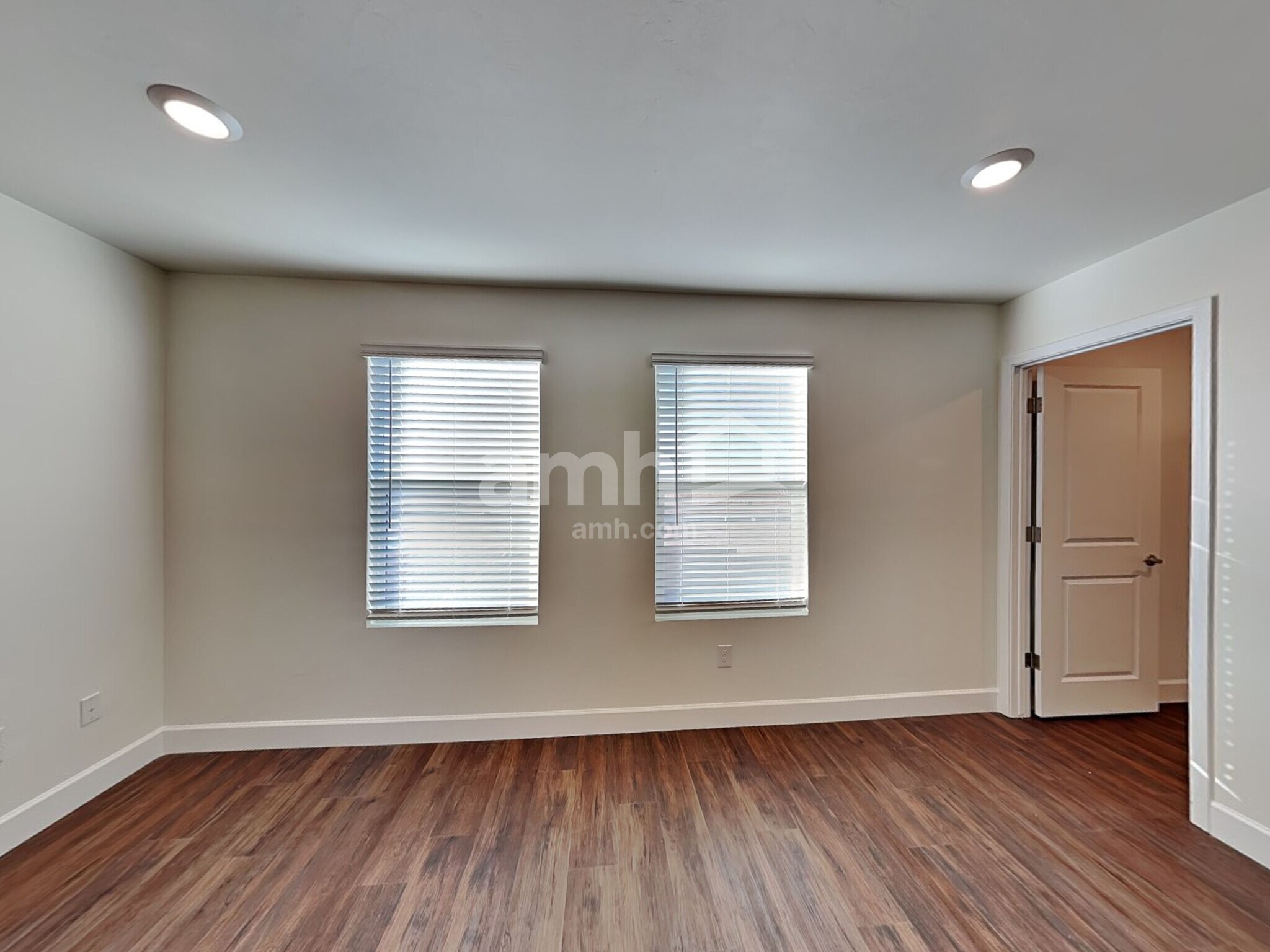 Building Photo - 9628 Harkes Dr