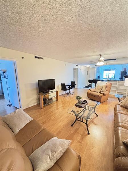 Building Photo - 2238 N Cypress Bend Dr