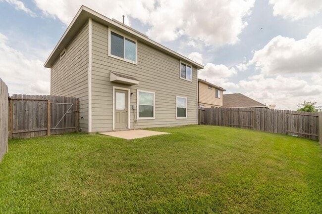 Building Photo - 19419 Plantation Maple Dr