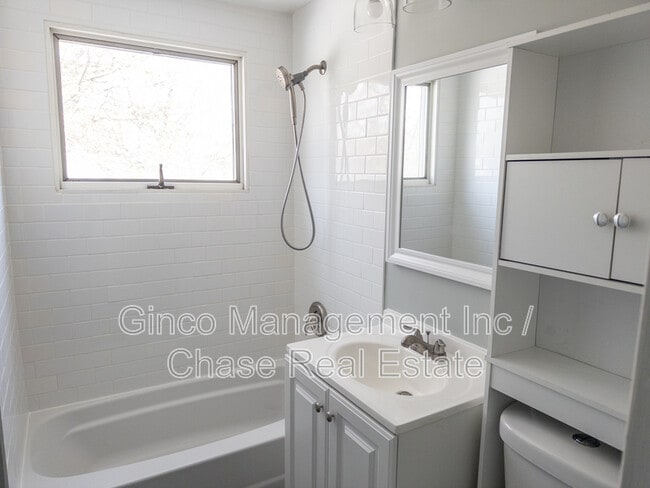 Building Photo - 104 Walnut St