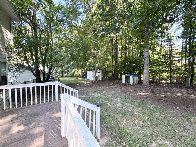 Building Photo - [NEW PRICE] Spacious 4 Bed / 2.5 Bath home...