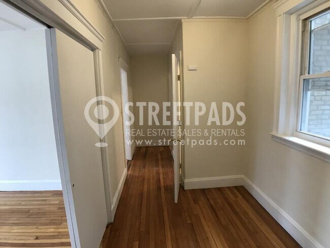 Building Photo - 2 bedroom in Boston MA 02215