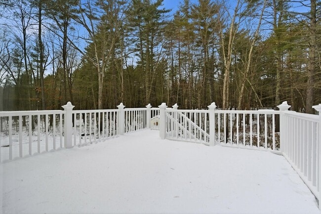 Building Photo - 6 Mulberry Ln