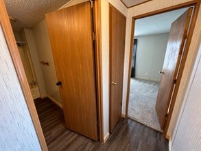 Building Photo - 2 Bedroom 2 Bath Updated Mobile Home in Cliffview Mobile Home Park. Very well kept-up area.