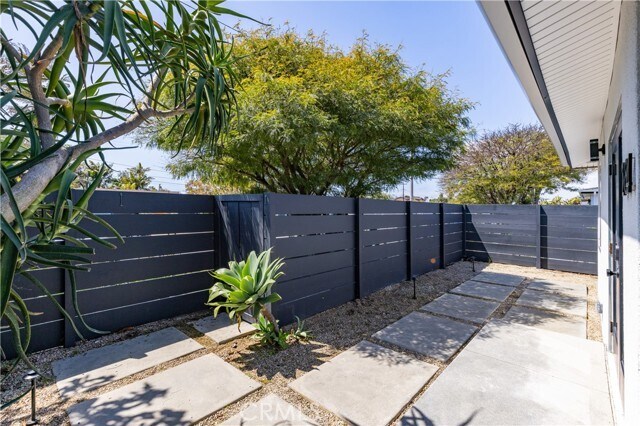 Building Photo - 284 Camellia Ln