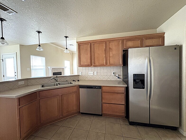 Building Photo - 2408 Spirit Dancer Dr