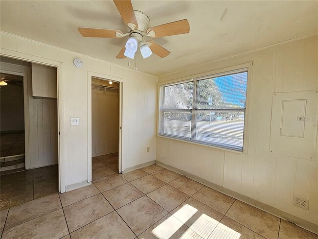 Building Photo - 103 W Carver St