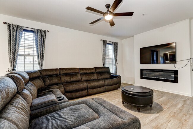 Building Photo - 9307 Drumman Dr