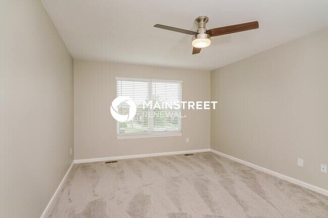 Building Photo - 3 Bedroom Pet-Friendly Home in Jeffersonvi...