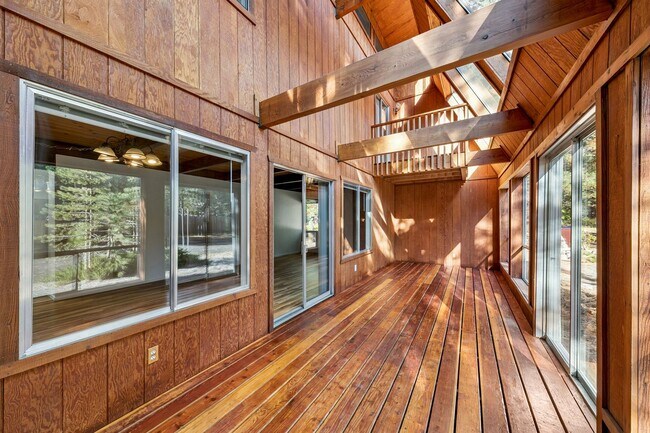 Building Photo - 993 Woodchuck Ct