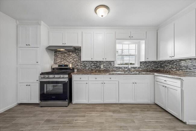 Building Photo - 609 Avenue M