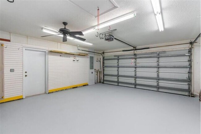 Building Photo - 4806 S Lee Rd