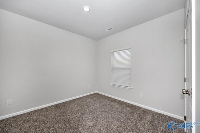 Building Photo - 157 High Leaf Dr