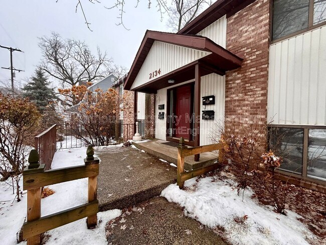 Building Photo - 2134 McKee Ave SW