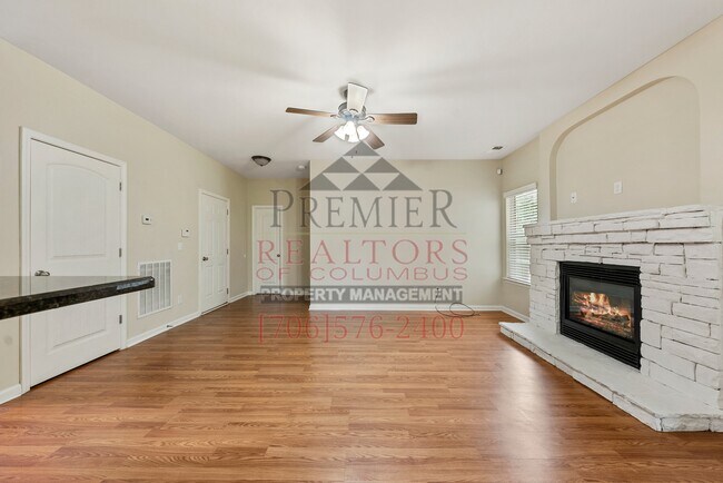 Building Photo - 306 Irish Ln