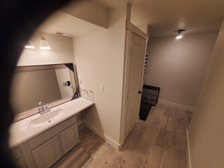 Building Photo - 936 W Temple Rim Ln