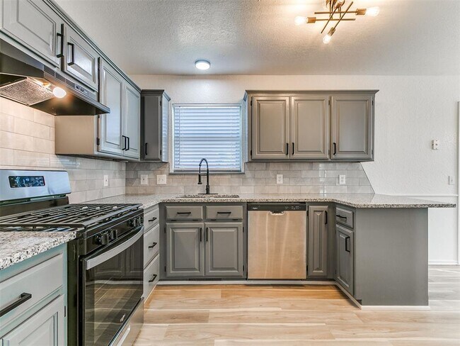 Building Photo - 3504 Quail Run Dr