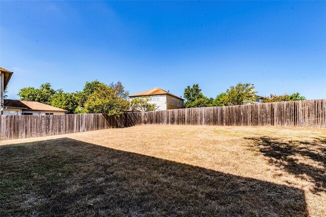 Building Photo - 17924 Narsitin Ln