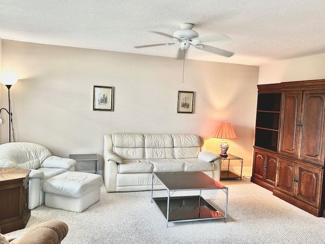 Building Photo - 715 Normandy O