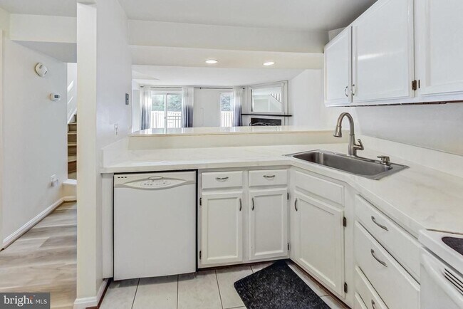 Building Photo - 11924 Redtree Way