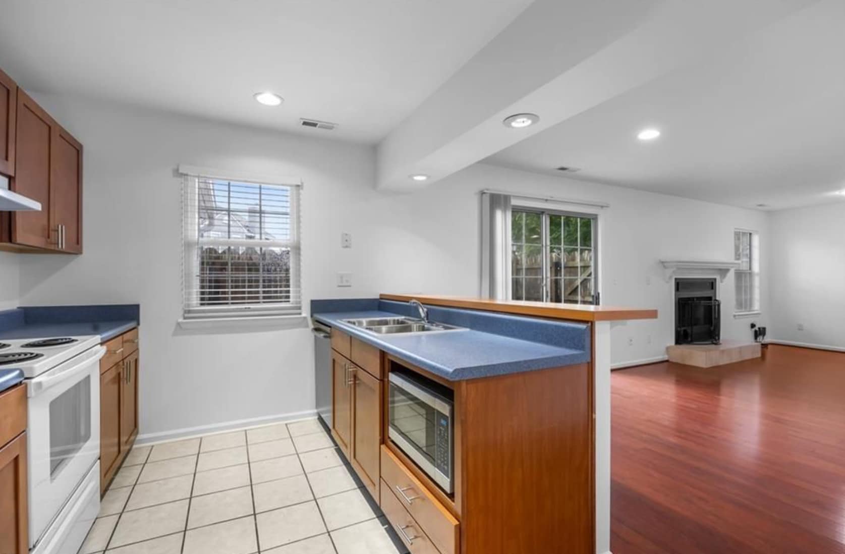 Building Photo - 264 Ferdinand Cir