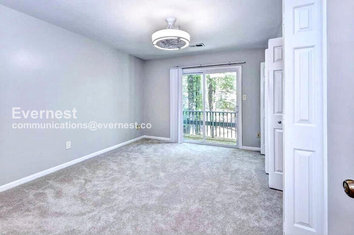 Building Photo - 17 Autumn E