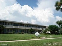 Building Photo - 421 12th Ave S