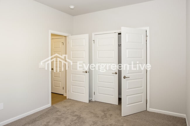 Building Photo - 109 Ashby Pond Dr