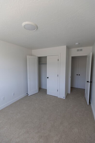 Building Photo - 4514 E Silver Moon Dr