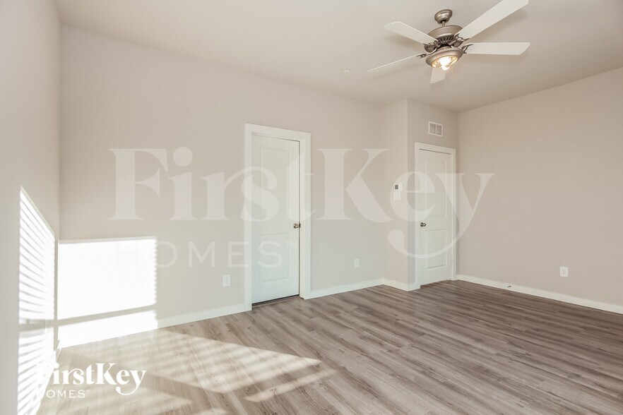 Building Photo - 308 Niki Dr