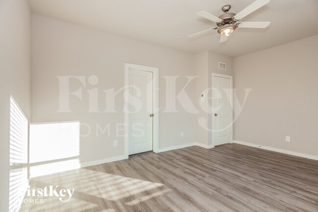 Building Photo - 308 Niki Dr