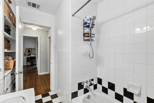 Building Photo - 1311 Madison Ave